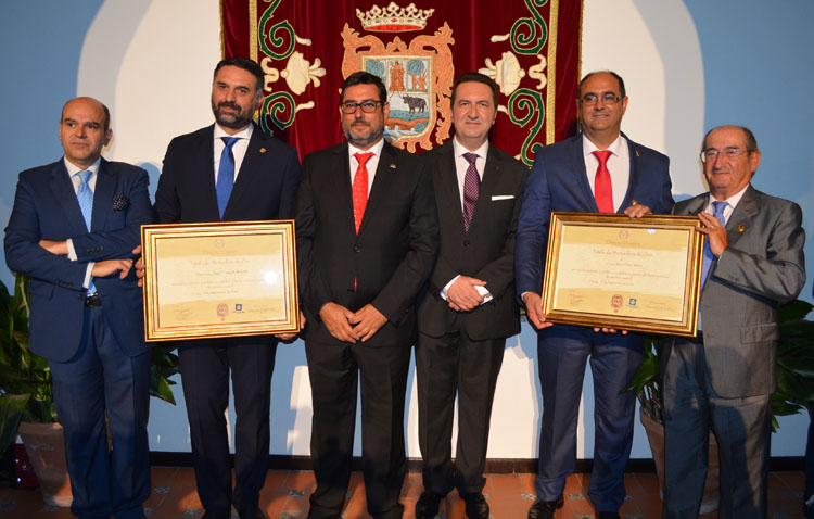 Deporte y política, protagonistas de los Mostachones de Oro al Club Baloncesto Utrera y al consejero de Turismo (GALERÍA Y AUDIO)
