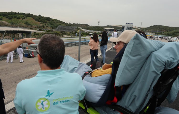 Un sueño hecho realidad para Manuel, un motero utrerano con una enfermedad degenerativa