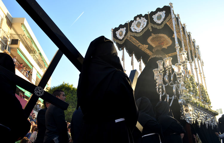 Esplendor en una jornada de Lunes Santo con momentos para la historia (GALERÍA Y AUDIO)