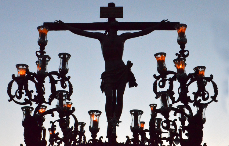 De Consolación al cielo: un Lunes Santo soñado con el Cristo del Perdón y la Virgen de la Amargura (GALERÍA Y AUDIO)