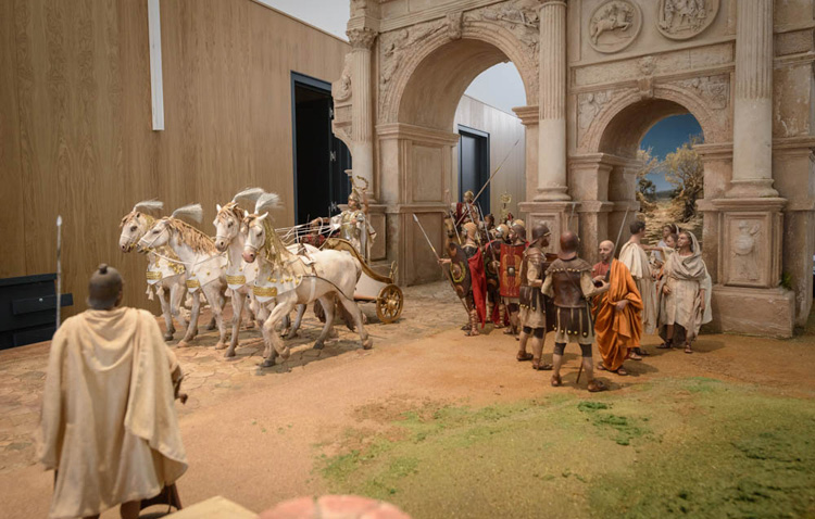 La hermandad de Fátima organiza una visita al museo de belenes de Mollina y a una fábrica de mantecados de Estepa