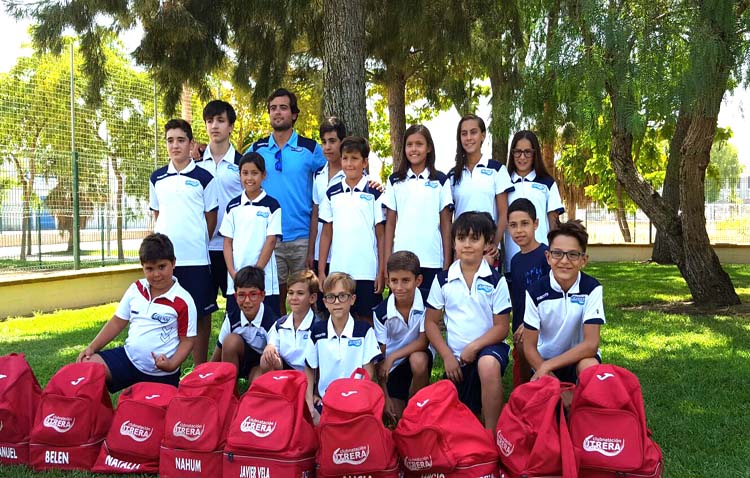 Expectación ante la final utrerana de natación en el Circuito de Verano de Diputación