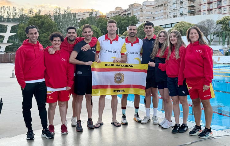 El Club Natación Utrera consigue 23 medallas en el Campeonato de Andalucía Open Máster de verano