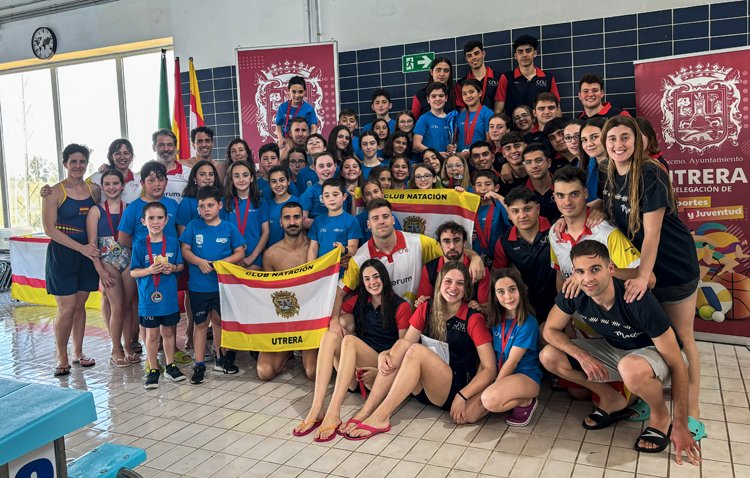 El Club Natación Utrera conquista el Trofeo Virgen de Consolación