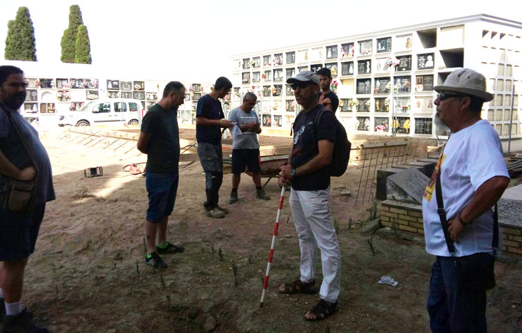 Podemos se muestra «atónito» ante la actitud del gobierno local sobre los nichos construidos en la fosa común