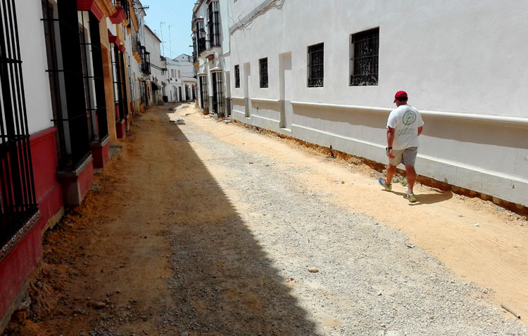 La obra de la calle Catalina de Perea acabará «a finales de junio o principios de julio»