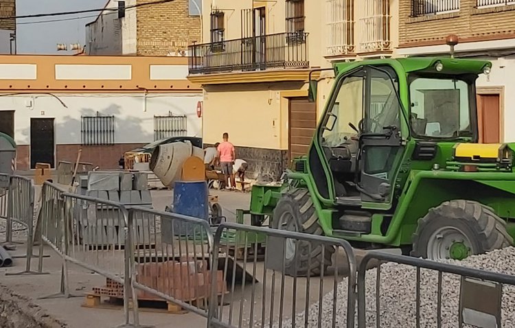 Avanzan a buen ritmo las obras de regeneración de la calle Torre del Valle