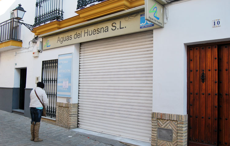 Aguas del Huesna activa un plan de contingencia para garantizar la calidad y la continuidad del suministro de agua potable