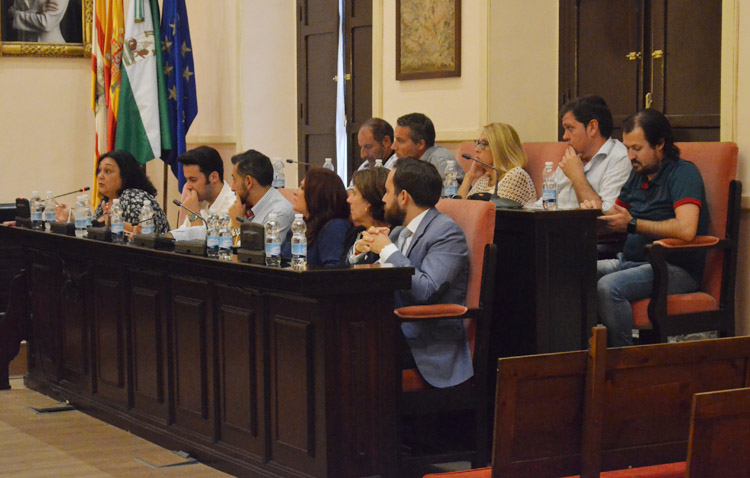 PA y PP acusan al gobierno de «provocar» a la oposición y de «incumplir» el reglamento orgánico y de transparencia