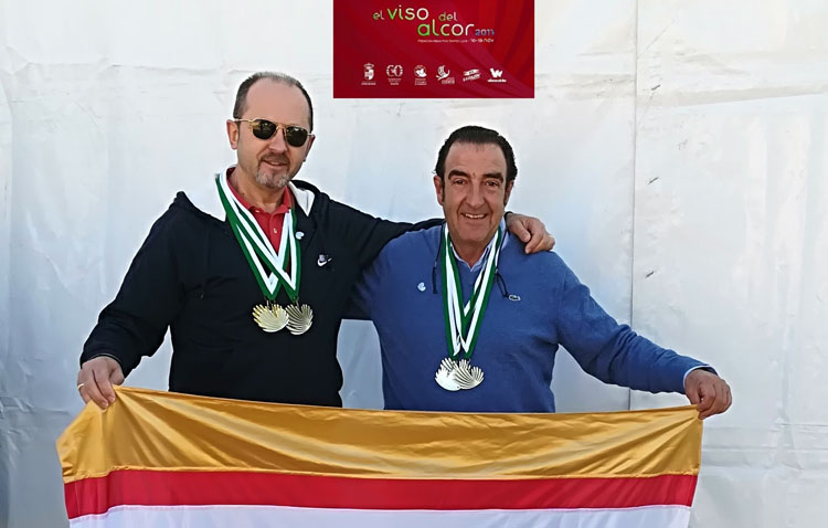 Lluvia de medallas para dos criadores utreranos en el campeonato ornitológico de Andalucía