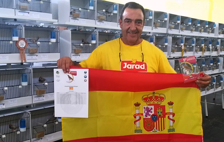 Un utrerano, campeón internacional de ornitología