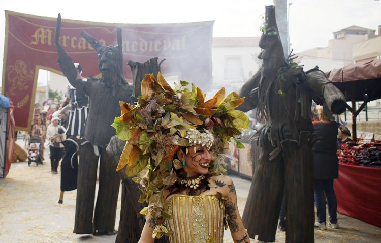 Un viaje por la historia en El Palmar de Troya de la mano de su Mercado Medieval