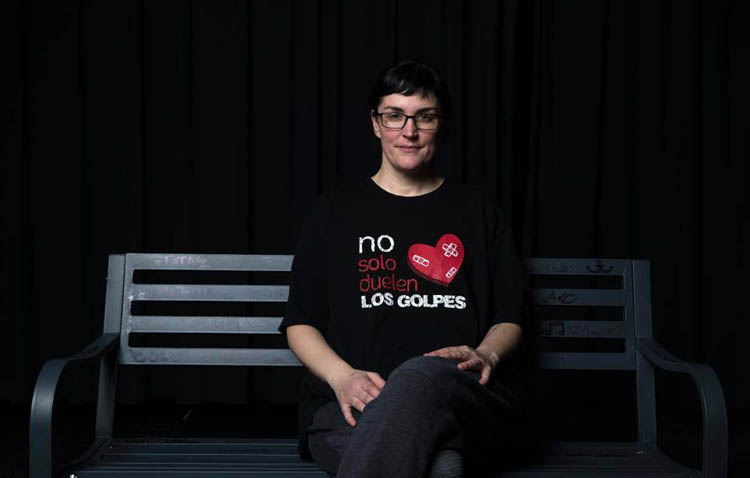 El teatro municipal acoge el monólogo “No solo duelen los golpes”, dirigido al alumnado de Secundaria