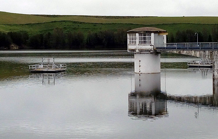 COAG denuncia que se está tirando agua de riego por no haberse ejecutado la obra de bombeo al embalse Torre del Águila