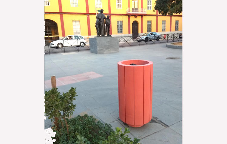 Más de 1.500 nuevas papeleras diseñadas por el ayuntamiento con una estética renovada y más duraderas