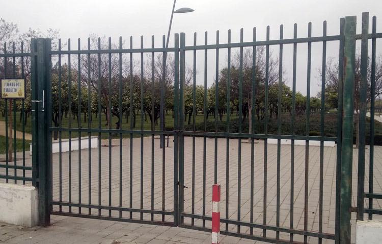 Los parques de Utrera cierran hasta el lunes por la previsión de lluvia y viento