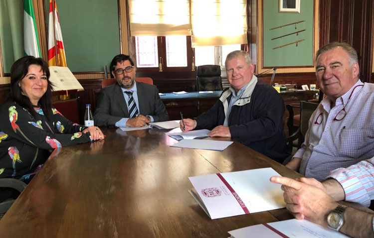 Un nuevo impulso para continuar la recuperación de las parroquias de Santa María y Santiago