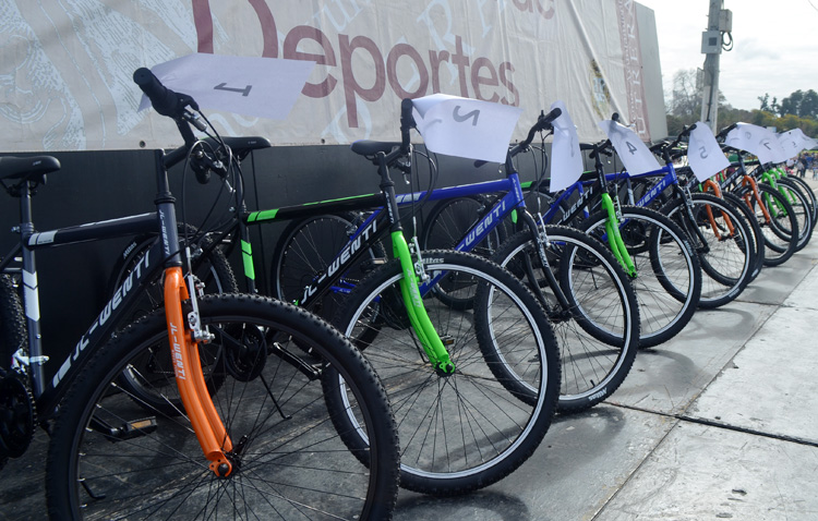 El paseo en bicicleta del Día de Andalucía da a conocer su recorrido por Utrera