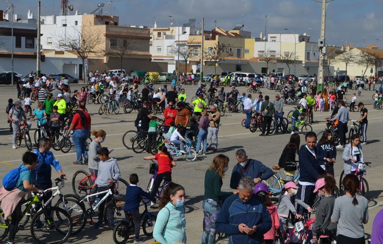 Utrera desempolva sus bicicletas para disfrutar un año más del Día de Andalucía