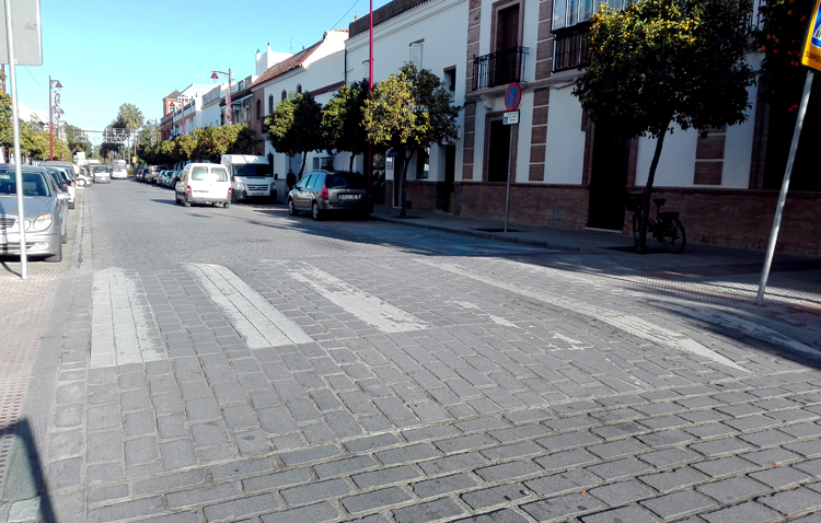 Un plan para adaptar a la ley los pasos de peatones elevados en Utrera