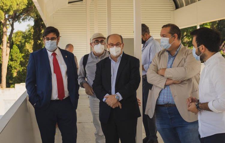 El presidente del Sevilla FC conoce de cerca el «nuevo» estadio municipal «San Juan Bosco»