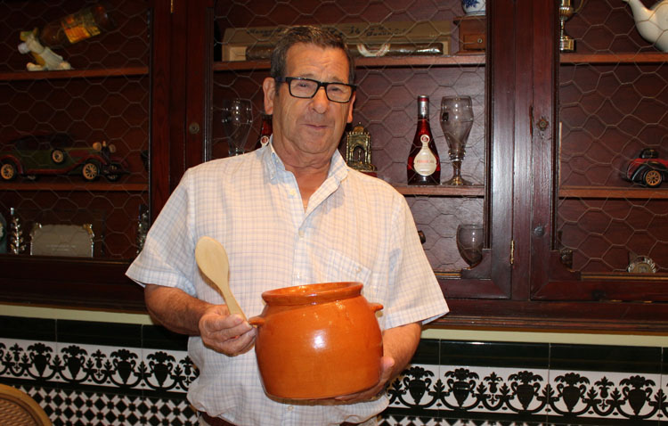 Fallece a los 78 años el conocido cocinero utrerano Pepe Méndez