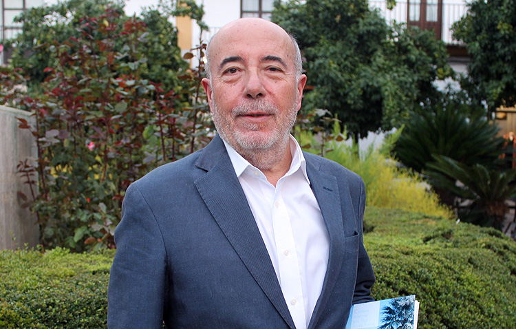 El notario Pepe Montoro ocupará el puesto número 3 en la candidatura del PSOE a la alcaldía de Utrera