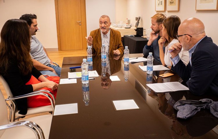 Arturo Pérez-Reverte, Jesús Vigorra y «Los Compadres», protagonistas del bienio quinteriano en Utrera