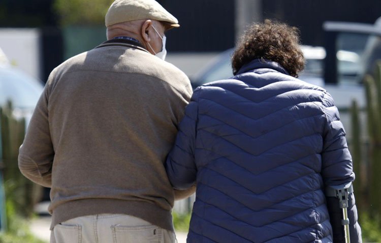 El PSOE denuncia que «más de 300 mayores de Utrera están esperando los cursos municipales desde septiembre»