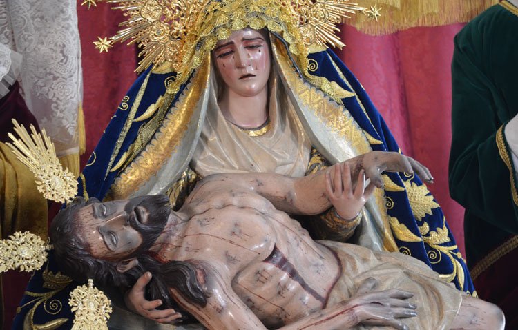 La Quinta Angustia celebra los cultos anuales al Cristo de la Caridad y a la Virgen de la Piedad
