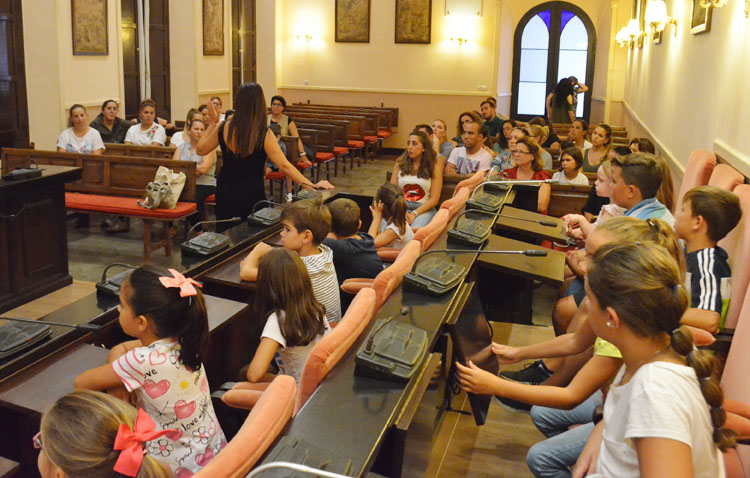 La presión de los padres logra que la Junta rectifique y devuelva la unidad escolar eliminada en Pinzón