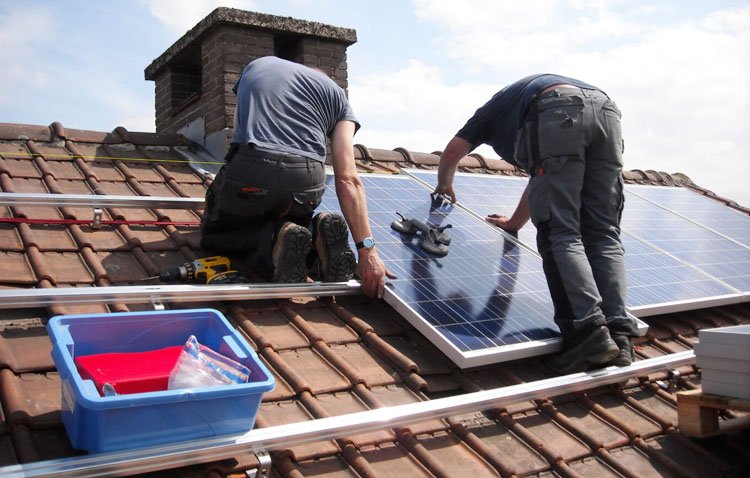 Solo el 9% de las viviendas en Utrera tienen dispositivos de energía renovable