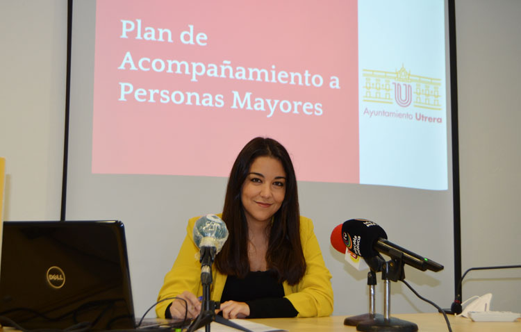 Paseos, conversaciones y otras actividades para luchar contra la epidemia de la soledad en los mayores de Utrera