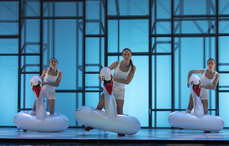 Un espectáculo de danza contemporánea para toda la familia aterriza en el teatro de Utrera con ‘Play’