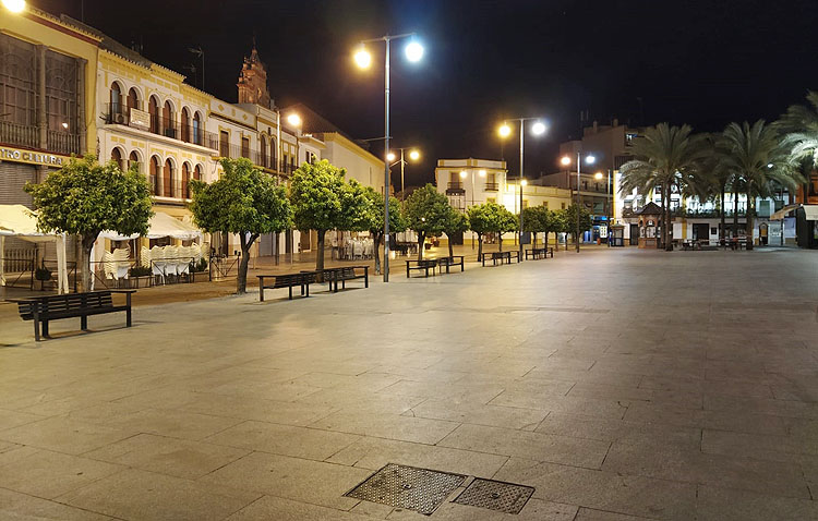 El toque de queda desaparece un día antes y los bares podrán abrir este sábado hasta la medianoche