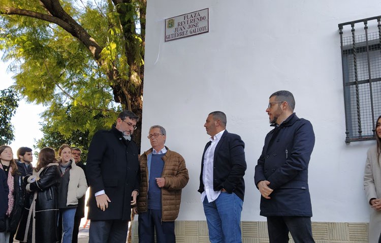 Utrera rinde un homenaje permanente al carismático salesiano Juan José Gutiérrez Galeote
