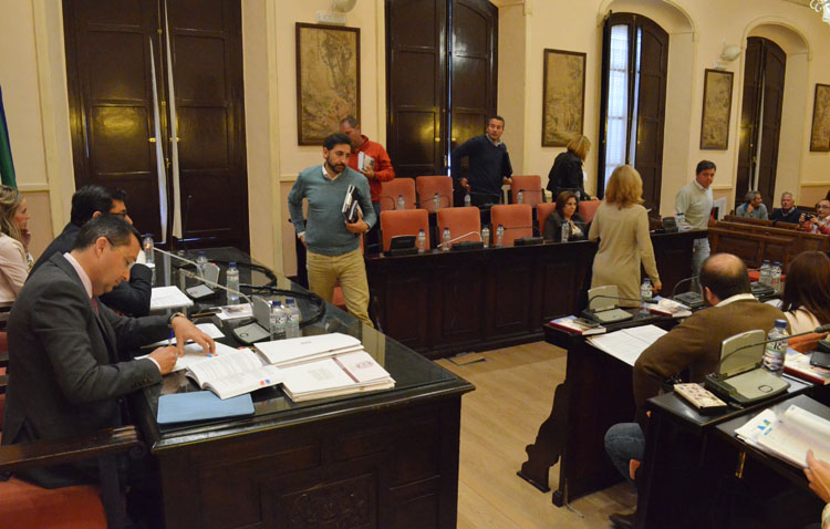 El PA abandona el pleno ante la actitud «antidemocrática y prepotente» de Villalobos (AUDIO)