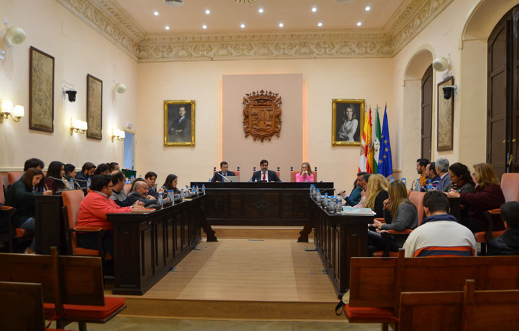 Podemos reclama a Villalobos que «no repita con su mayoría absoluta los errores de Francisco Jiménez»
