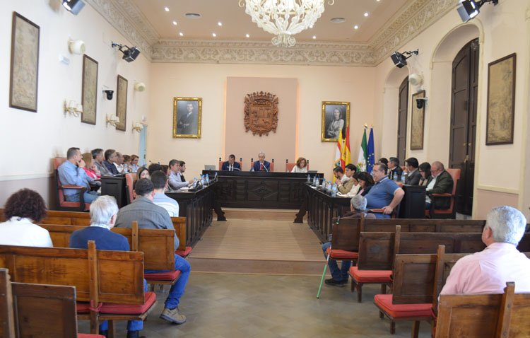 El pleno municipal de Utrera reclama la instalación de la sede central del Huesna en la ciudad