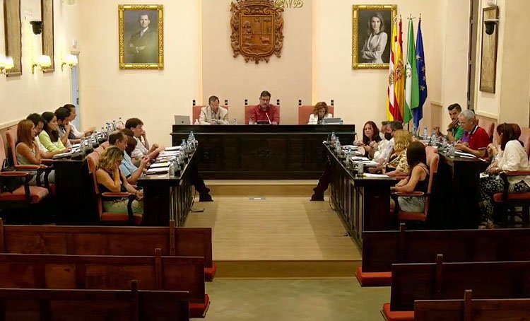 El pleno municipal de Utrera da luz verde a la revisión de la normativa sobre la legalización de las urbanizaciones irregulares