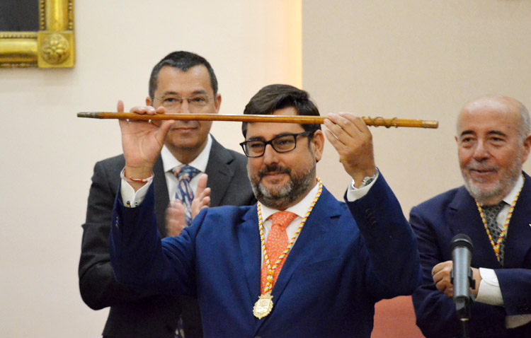 José María Villalobos, investido nuevamente alcalde de Utrera (GALERÍA Y AUDIO)