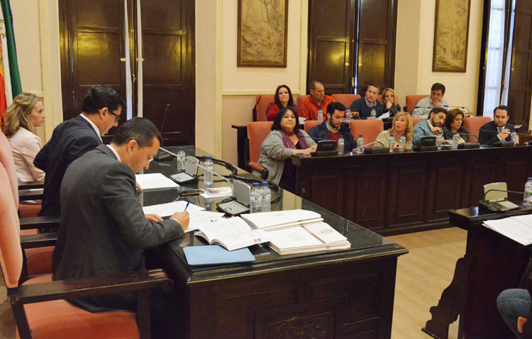 El gobierno destaca el superávit en las cuentas de 2016 y el PA recuerda que el 40% del presupuesto no se ejecutó