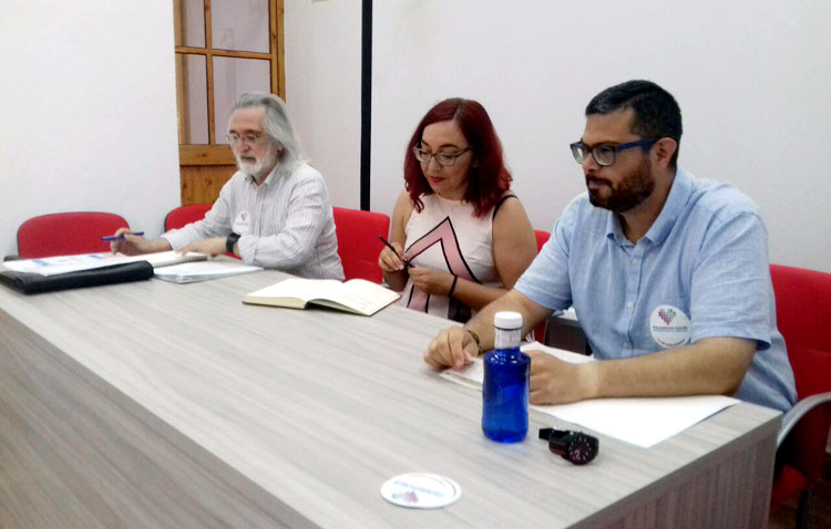 Una «estimulante» charla por la defensa de la salud pública organizada por Podemos en Utrera