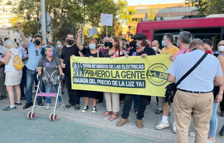 Podemos Utrera exige la bajada de la factura de la luz