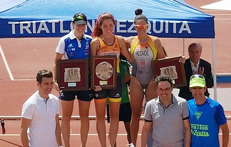 La atleta Irene Alcaide obtiene el bronce en una prueba triatlón