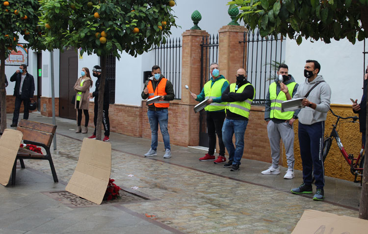 La Policía Local de Utrera se echa a la calle para reclamar el pago de los atrasos y la falta de uniformes