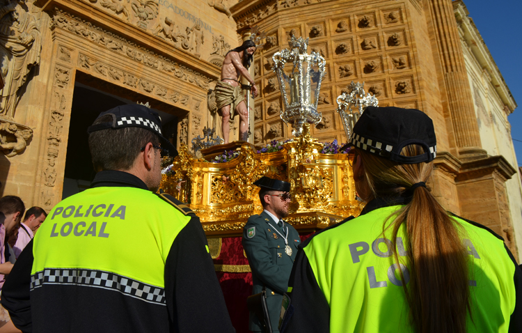Las hermandades de Utrera contarán por primera vez con acompañamiento permanente de la Policía Local a pie