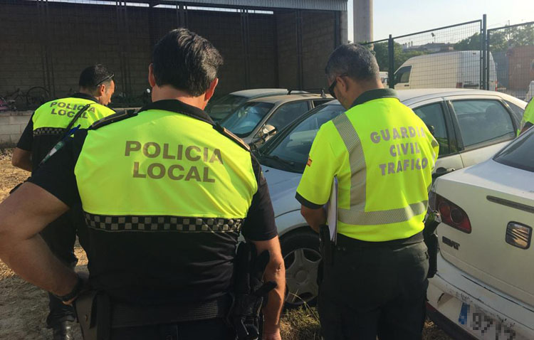 Así fueron los momentos de tensión y desobediencia vividos en la multitudinaria fiesta desmantelada en Los Granadillos