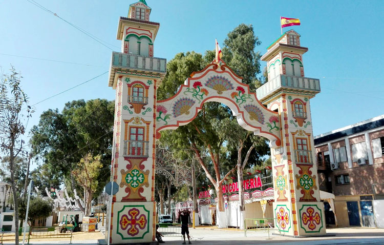 Días de diversión y de encuentro con la patrona de Utrera esperan tras el inicio de la Feria de Consolación