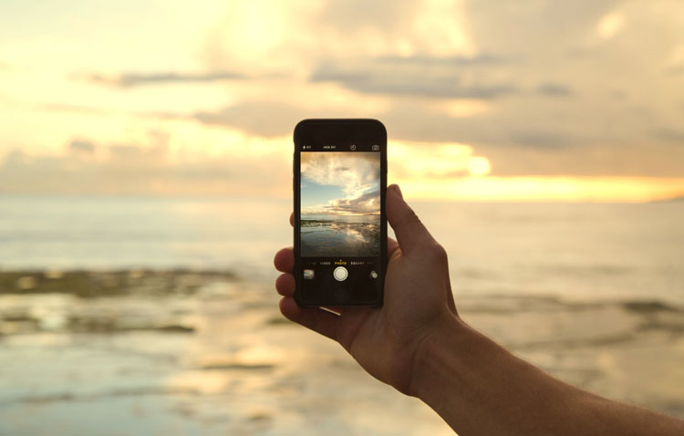 Uno de cada tres jóvenes es adicto al «postureo» en redes sociales durante las vacaciones